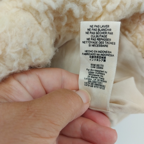 Free People Teddy Coat Sherpa Jacket Cozy Size M Button front Ivory - Picture 6 of 13